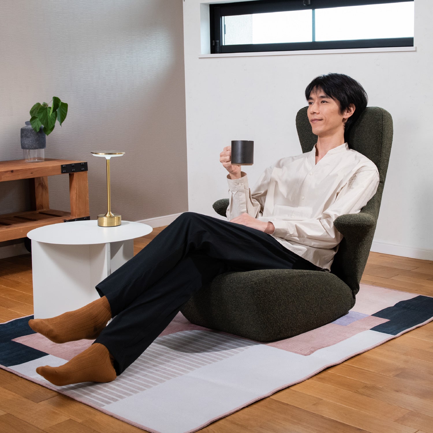 KOSHIKAMI THE PRIME 02 -フロアアームチェア- – 座椅子生活｜公式ECサイト